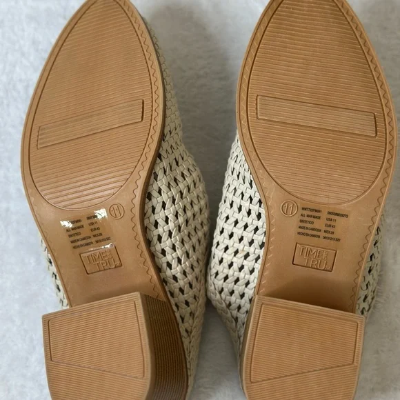 Time and Tru Women Beige Woven Mules - Picture 4 of 5